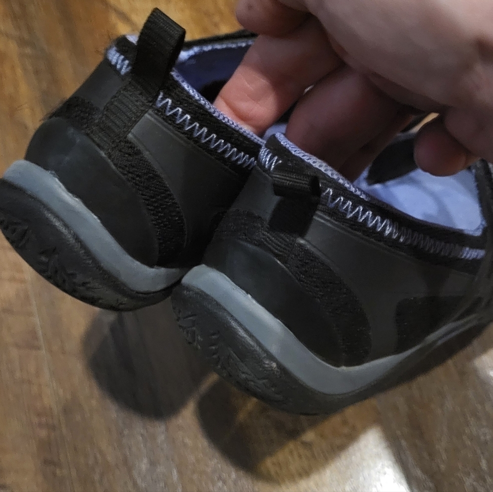 Merrell Mary Jane Slip-On Shoes in Black and Lavender.Select Grip. 9.5 - Picture 3 of 8